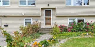 Beautifully Maintained Single‑Family Home With Flexible, Multi‑Area Layout Gallery 1