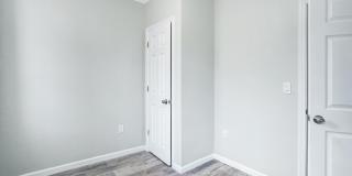 565 LINE Street Gallery 23