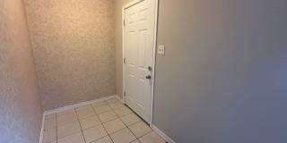 SPACIOUS COZY TOWNHOME IN GATED COMMUNITY Gallery 5