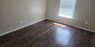 707 Devonian Drive Gallery 24