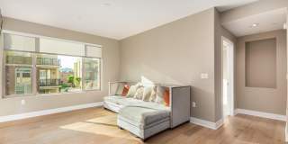 4803 N Woodmere Fairway -- 2005 Gallery 4