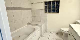 Euclid/Woodlawn Roommate Dream 4/3 home Gallery 26