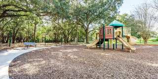 Captivating 4 Bedroom, 2 bath Pool/Lake home Gallery 39