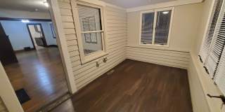 2 Bedroom, 1 Bathroom home with large garage Gallery 34