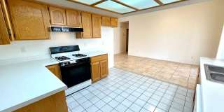 Cute 3 Bedroom Home in Center of Kingman! Gallery 11