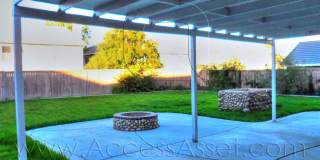 Beautiful Three Bedroom, Curb Appeal Home! Gallery 24
