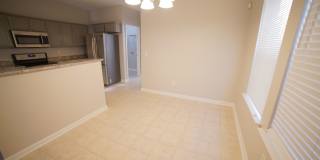 3 Bed / 3.5 Bath Townhome in NW Gallery 7