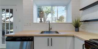 4602 Everest - Spacious 3-2.5 House near the Domain Gallery 10