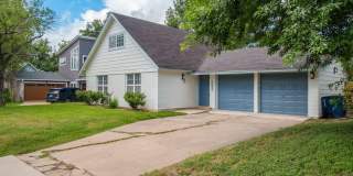 Modernized 3 Bedroom Home Near Mueller ~ Huge Backyard & Deck Gallery 1