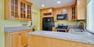 Beautiful 4 Bed 2.5 Bath Town Home in Fremont Northgate Area ! Gallery 1