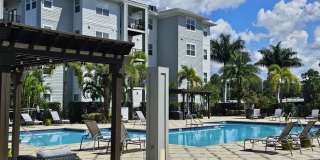 Lola Apartments Gallery 3