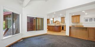 Spectacular 2 story home w/pool in Round Hill Country Club Gallery 17