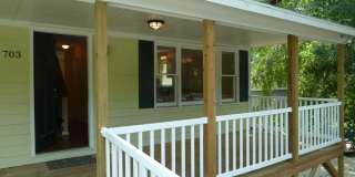 Large updated 4br 3.5ba duplex w/ parking & within walking distance to UNC Campus! Gallery 1