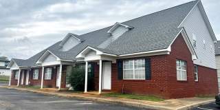 Nice condo close to Troy University Gallery 1