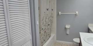 Furnished 2-Bed 2- Bath Condo Gallery 21