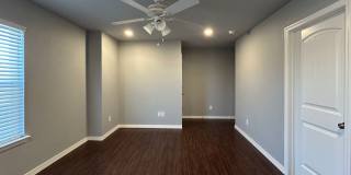 Townhouse with Garage - Minutes from Downtown Rogers Gallery 15