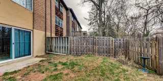 Updated 3+2.5 End Unit w/ 2 PARKING SPACES Gallery 28