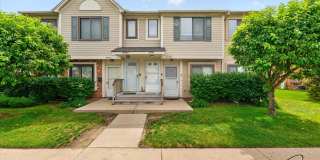 $1295 2 bedroom upper condo Gallery 1