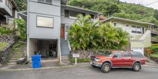 $2,200 / 2br - 2BED 1BATH DUPLEX IN MANOA VALLEY Gallery 1