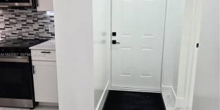 987 NE 145 Gallery 31