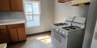 Upper 2 bedroom unit Gallery 1