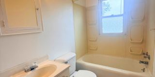 1 Bedroom Duplex Near Washburn University! 1 Bedroom Duplex Near Washburn University! Gallery 6