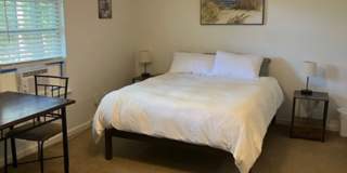 LARGE 3 BEDROOM TOWNHOME Gallery 12
