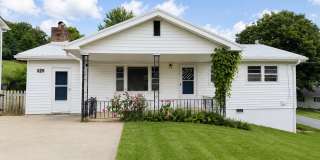 One-Level Living in Kingsport with Screened Porch & Large Yard Gallery 1