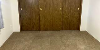 2 Bed 1 Bath Duplex w/ Fenced Yard and Off Street Parking Gallery 7