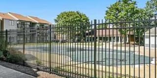 Modern First-Floor with Private Patio in Hampton Club Gallery 12