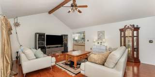 4240 CREEKWOOD Lane Gallery 5