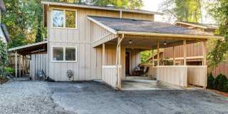 4 Bed, 2 Bath Home - Easy Access to I-5 and WWU 4 Bed, 2 Bath Home - Easy Access to I-5 and WWU Gallery 1