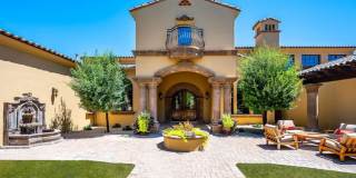 9820 E Parkside Ln Gallery 1