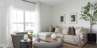 6 Hudson W Drive Gallery 1
