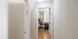 Two Bed Graduate Hospital Apartment Gallery 13