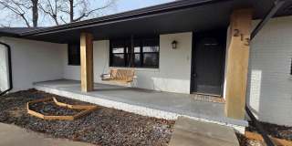 213 W Aven Gallery 1