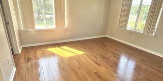 1502 THE WOODS Gallery 18