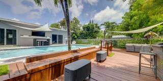 Spacious 3-Bedroom West Park Home with Private Pool Spacious 3-Bedroom West Park Home with Private Pool Gallery 31