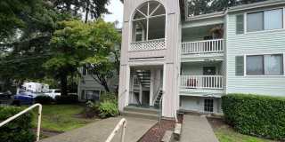 Charming 2-bedroom Kent Condo in Timber Ridge Charming 2-bedroom Kent Condo in Timber Ridge Gallery 1