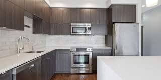 Luxury 2BR/2BA Columbia Heights Condo w/ Patio & Parking! Gallery 5
