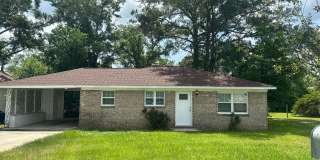 3 Bed 1 Bath Brick Home Gallery 1