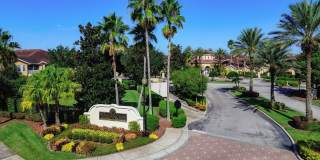 Beautiful 3 Bedroom, 2 Bath with Volume ceilings and Private Garage! Gallery 16