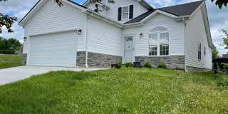 Lovely Single Family House with New Flooring & Paint! 2-Car Garage Gallery 1