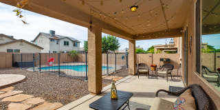 4 BEDROOM POOL & SOLAR HOME! Gallery 37