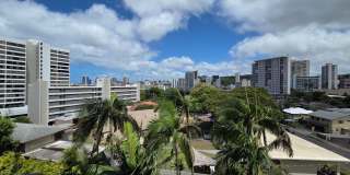 Rarely available 1-bedroom, 1-bathroom luxury apartment in the Punahou Cliffs Condominium. Gallery 14
