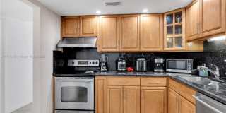 1351 NE Miami Gardens Dr Gallery 13