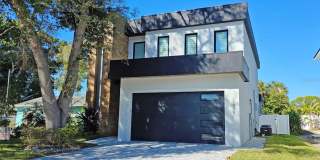 Bold Contemporary Sarasota Luxury Home. 4 Beds/ 4 Baths. Private Pool and Summer Grill. Gallery 3