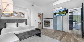 7275 Mulholland Dr Gallery 24