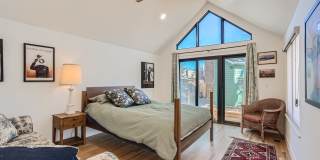 Downtown Louisville 3-BDR Fully Furnished Gem Gallery 4