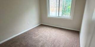 Spacious 5BR Home in Wilmerding Gallery 4